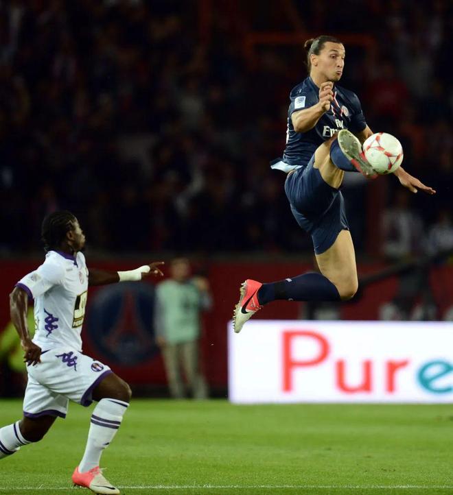 关于法国巨星受伤，巴黎圣日耳曼战平的信息