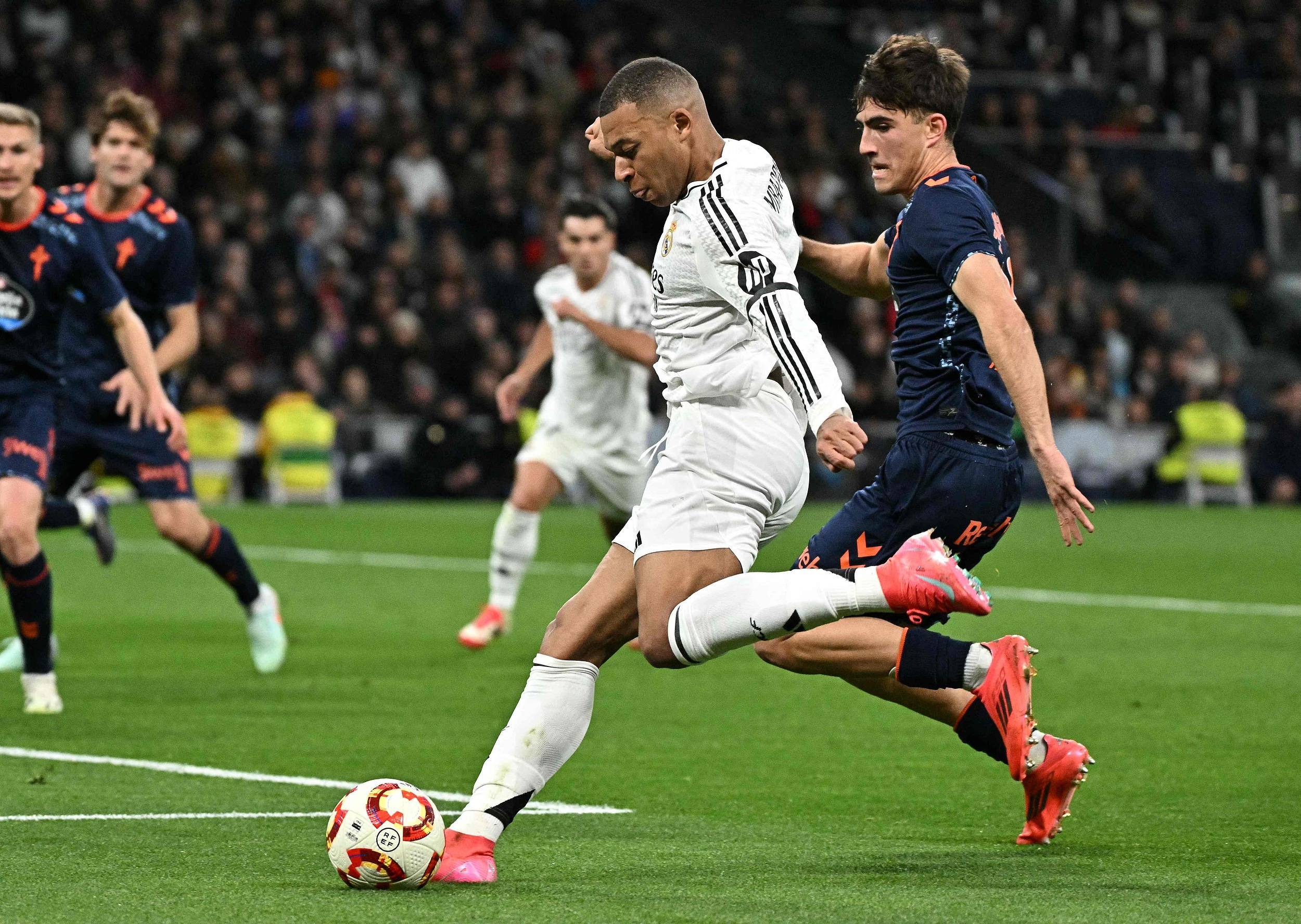 曼联鏖战墨西哥，加维完成帽子戏法的简单介绍