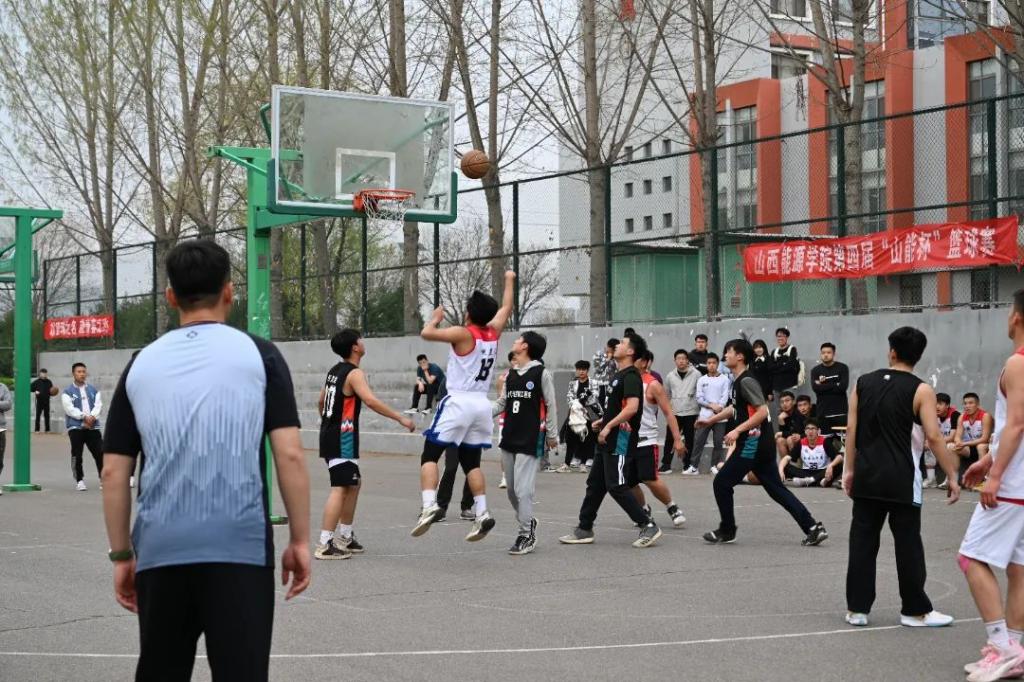 开云体育直播-智利队奋勇拚搏，欧洲杯中铁军彰显实力的简单介绍