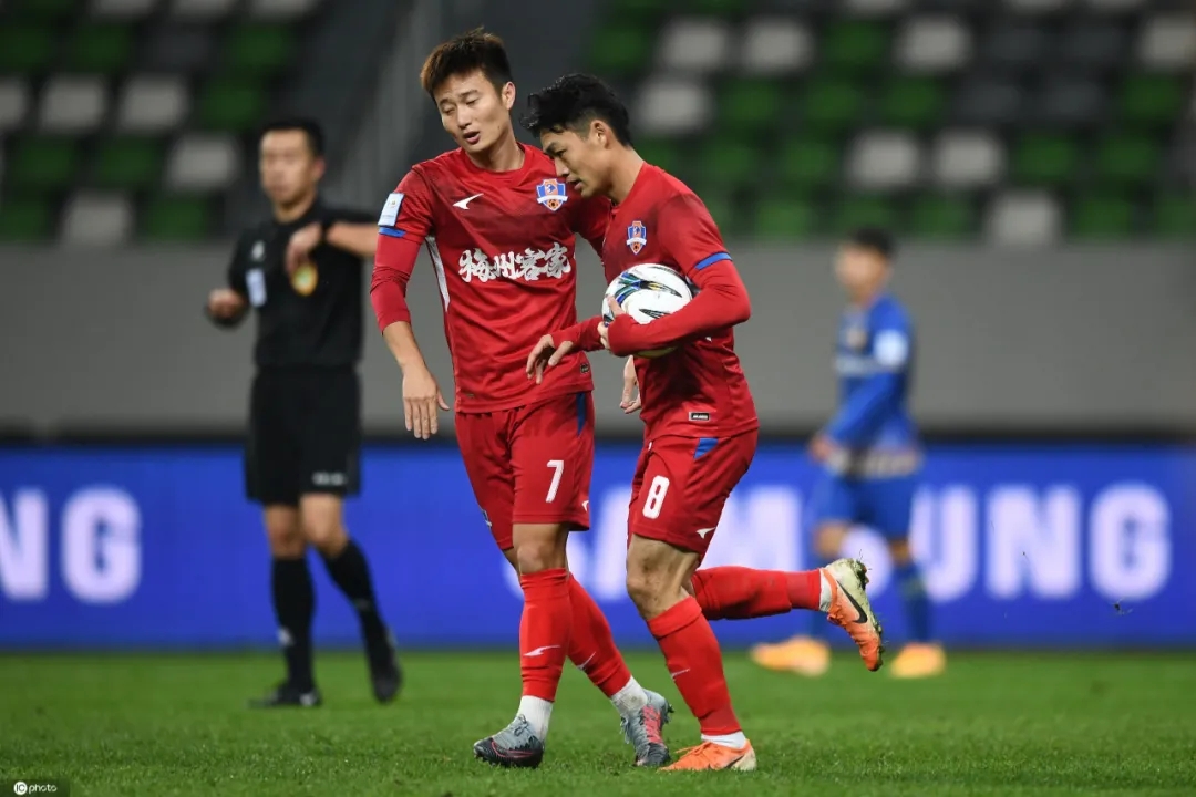 全神贯注：亚洲足球决赛激战即将打响