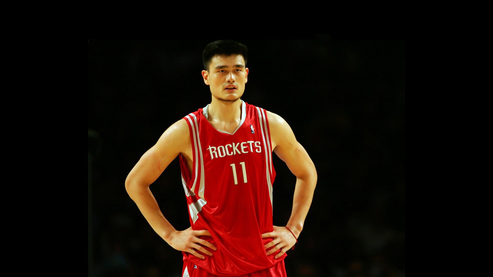 冰川与球场,当曼城哲学冻结冰岛,NBA季后赛正燃起战火